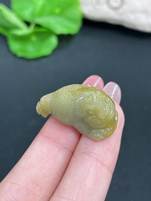 F41816593 翡翠三脚金蟾挂件 货品总重约9.35克