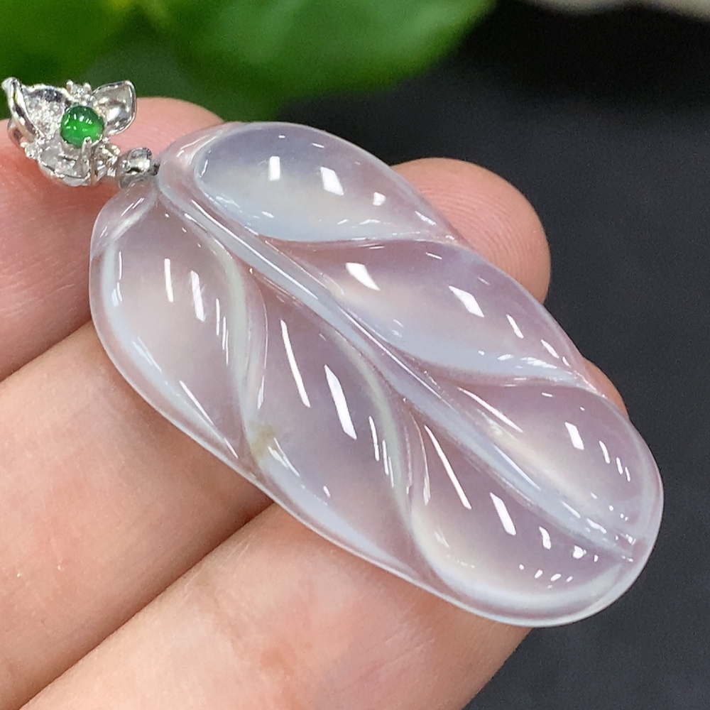 F32801214 Jadeite Leaf Pendant with 18K Gold Bail Total Weight Approx. 4.4g (Diamond Accents)