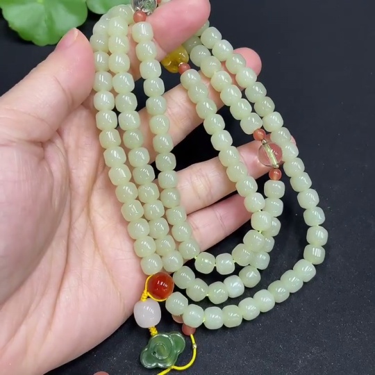 H34052799 Hetian Jade Bead Necklace, approx. 6.5mm, total weight about 61.8g, with crystal, amber, and Nanhong accessories, other accessories not Hetian Jade