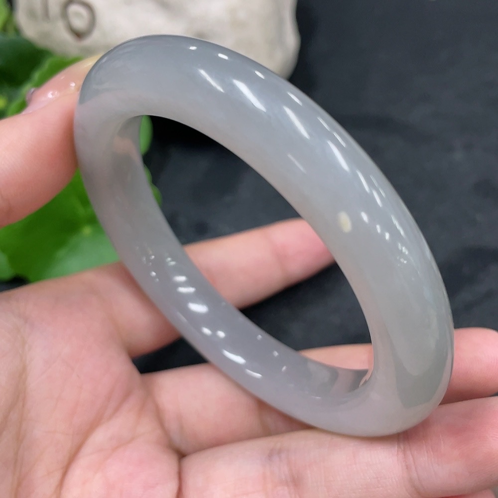 H32796591 Hetian Jade Round Bracelet Size 55.6 Total Weight Approx. 54.3g