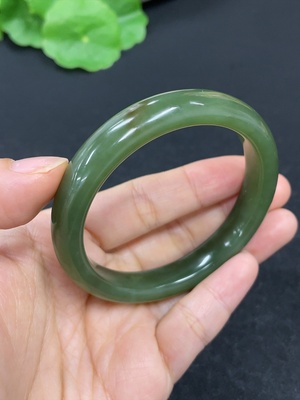 H46558567 和田玉正圈手镯    圈口53     货品总重约37.2g