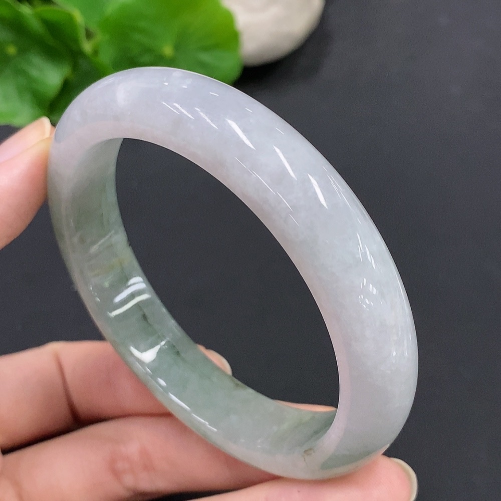 F23562867 Jadeite Round Bracelet Size 57 Total Weight 55.938g