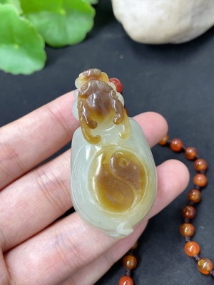 H42957199 和田玉挂件  龙龟 配链非和田玉   货品总重约（含链）55.9g
