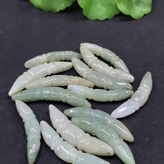 F33927924 Jadeite Pendant