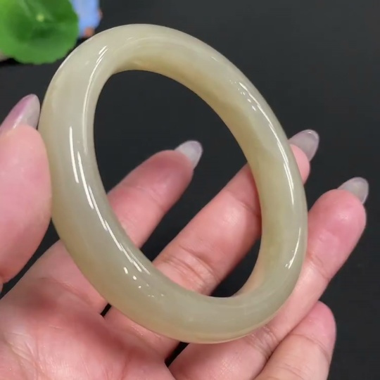 H33882290 Hetian Jade Round Bracelet Size 57.6 Total Weight Approx. 57.9g