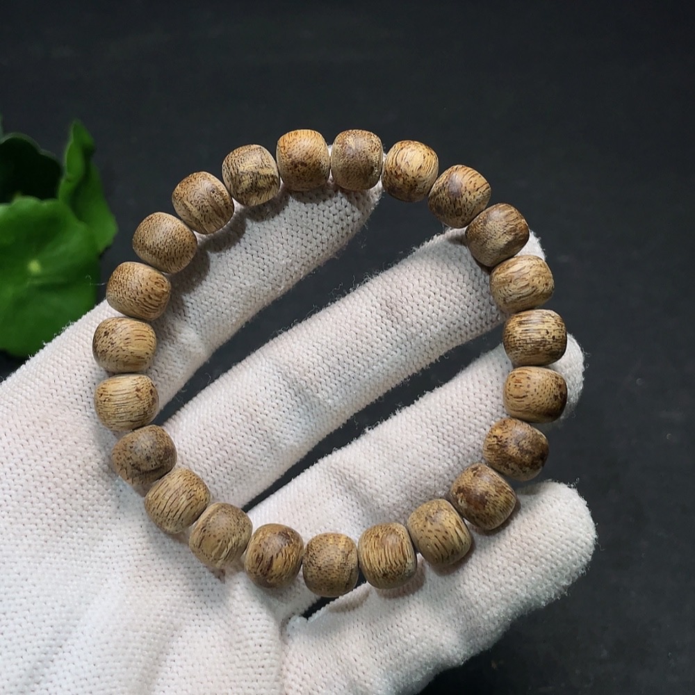 W35097856 Agarwood Bracelet (total weight approx. 6g, bead size around 9.5mm)