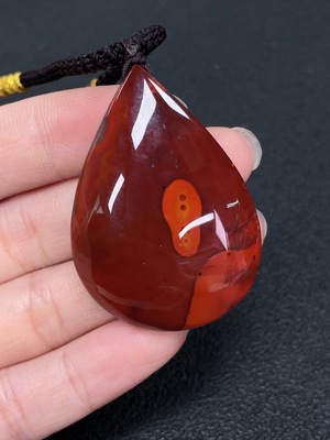 C43161622 南红玛瑙挂件  仅红色  货品含绳重约25.42克  可见有机物