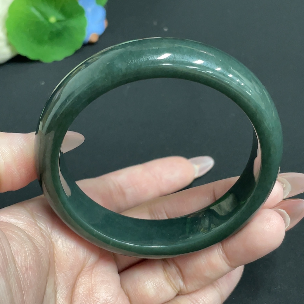 H26001798 Hetian Round Bracelet, Size 60.6, Total Weight Approx. 71.4g