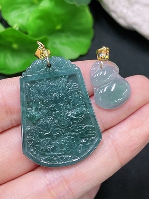 F33918729 Jadeite Pendant Dragon Plaque Gourd with Non-Gold Clasp and Chain