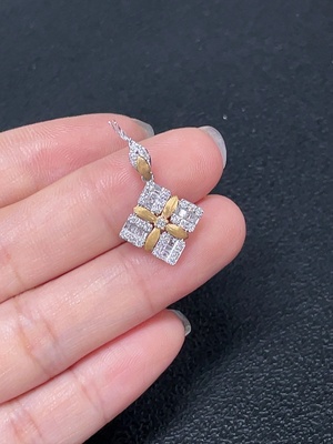 M43153066 钻石镶嵌吊坠  18k金  货品总重约1.52克  印记  D0.50ct
