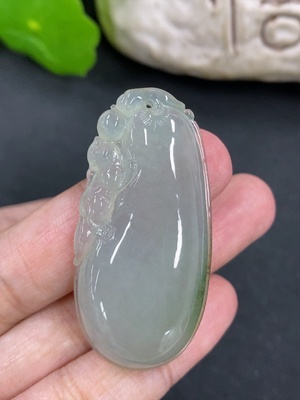 F46595811 翡翠福瓜挂件 货品总重约12.68g