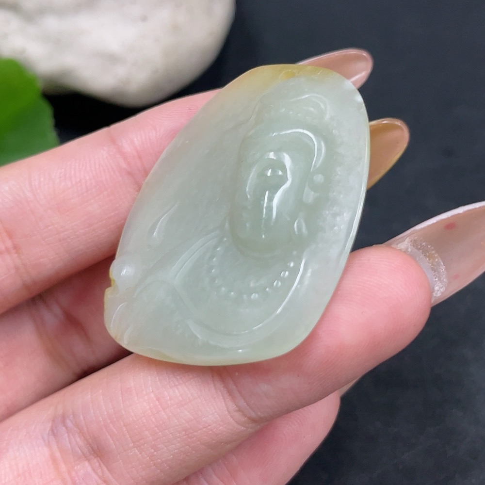 H32706257 Hetian Jade Pendant: Guanyin with Undetermined Skin Color Origin, Total Weight Approximately 11.4g