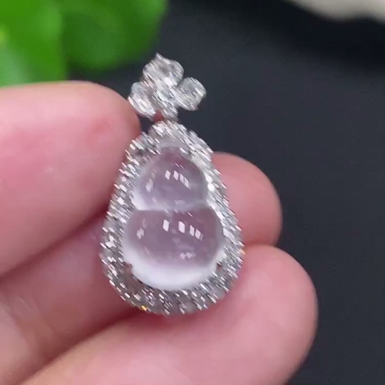 F31684856 Jadeite Gourd Pendant with 18K Gold Mount, Total Weight Approx. 2.4g (Set with Diamonds)