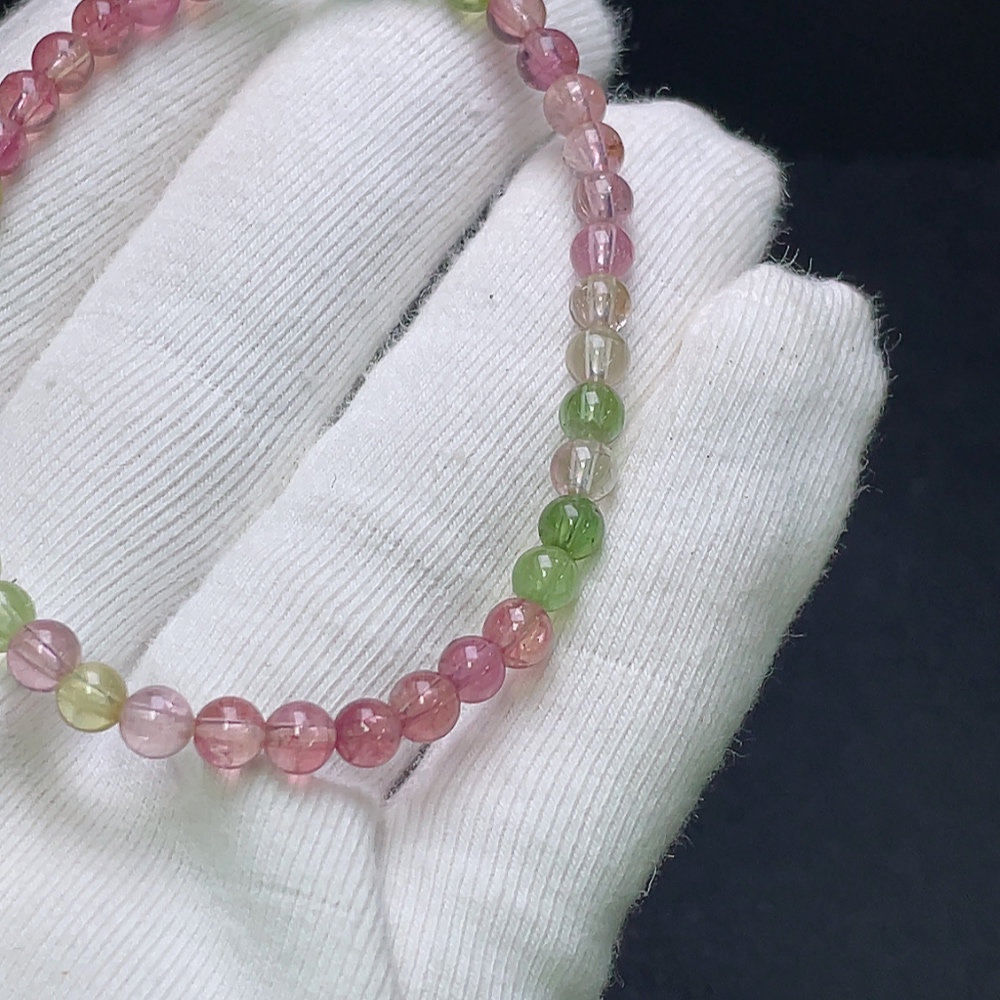 C29401471 Tourmaline Bracelet with Visible Organic Matter, Total Weight Approx. 5.26g, Size ~4.1mm