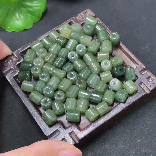 F35117305 Jadeite Beads 50+PCS Sell as a Lot Total Weight with Bag 45.79g