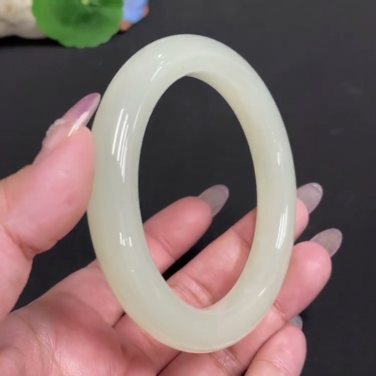 H33931939 Hetian Jade Round Bracelet Size 61 Total Weight Approx. 66.2g