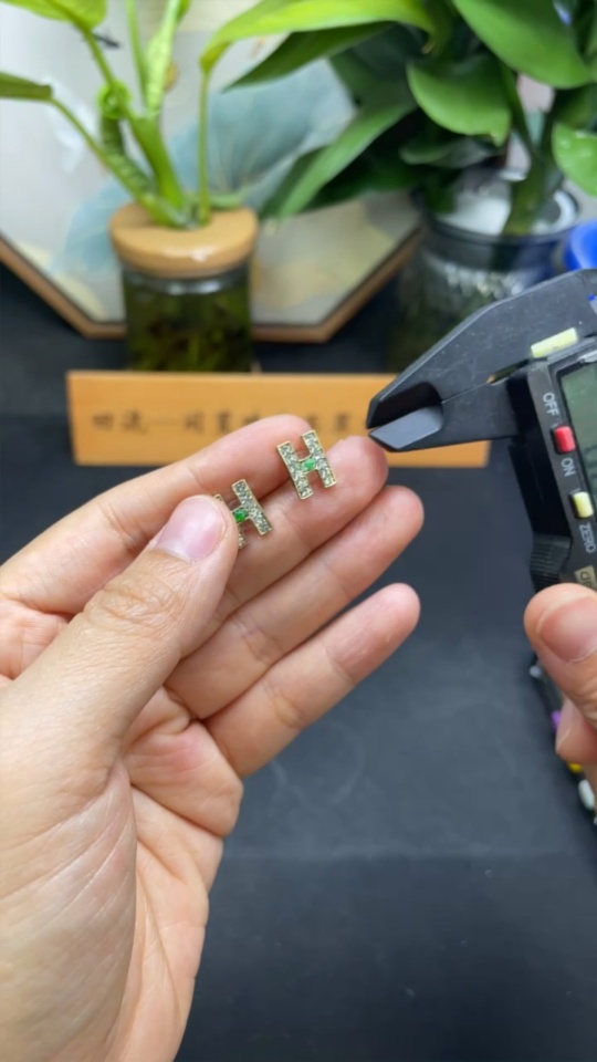 F34057136 Jadeite cabochon inlay piece, non-gold setting, total weight approx. 1.5g