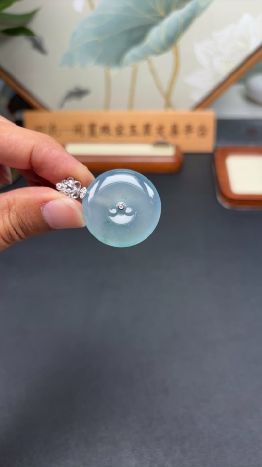 F35109494 Jadeite Pendant Peace Buckle 18k with Diamond Accent Total Weight Approx. 11.43g