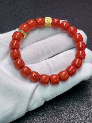 C33851092 Red Agate Bracelet with Visible Organic Matter, Non-Gold, Total Weight Approx. 30.2g, Bead Size 9.5mm