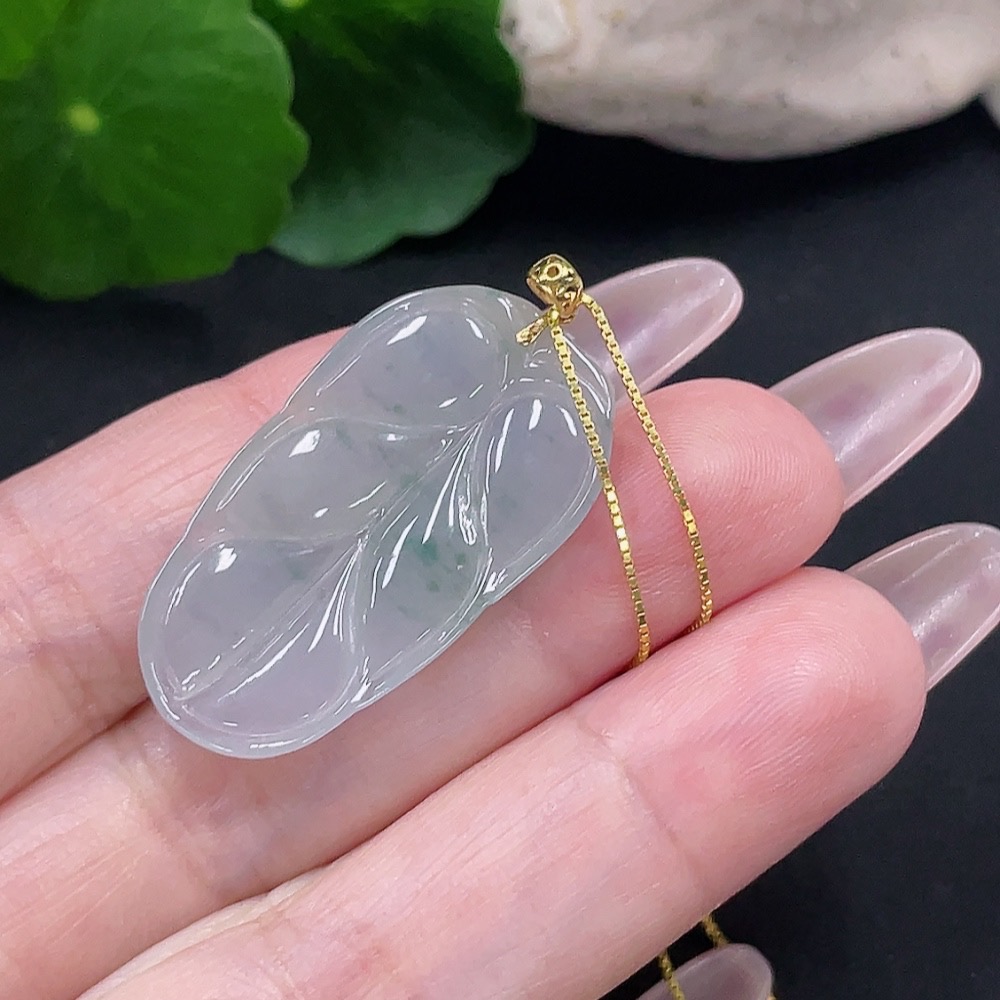 F34068794 Jadeite Leaf Pendant with 18K Gold, Non-Gold Chain, Total Weight Approx. 3.9g (Excluding Chain)