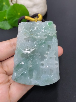 F46534112 翡翠山水牌挂件 货品含绳总重约112.8克