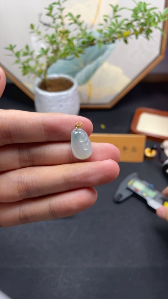 F31653636 Jadeite Ruyi Pendant 18K Gold Total Weight Approx. 1.54g