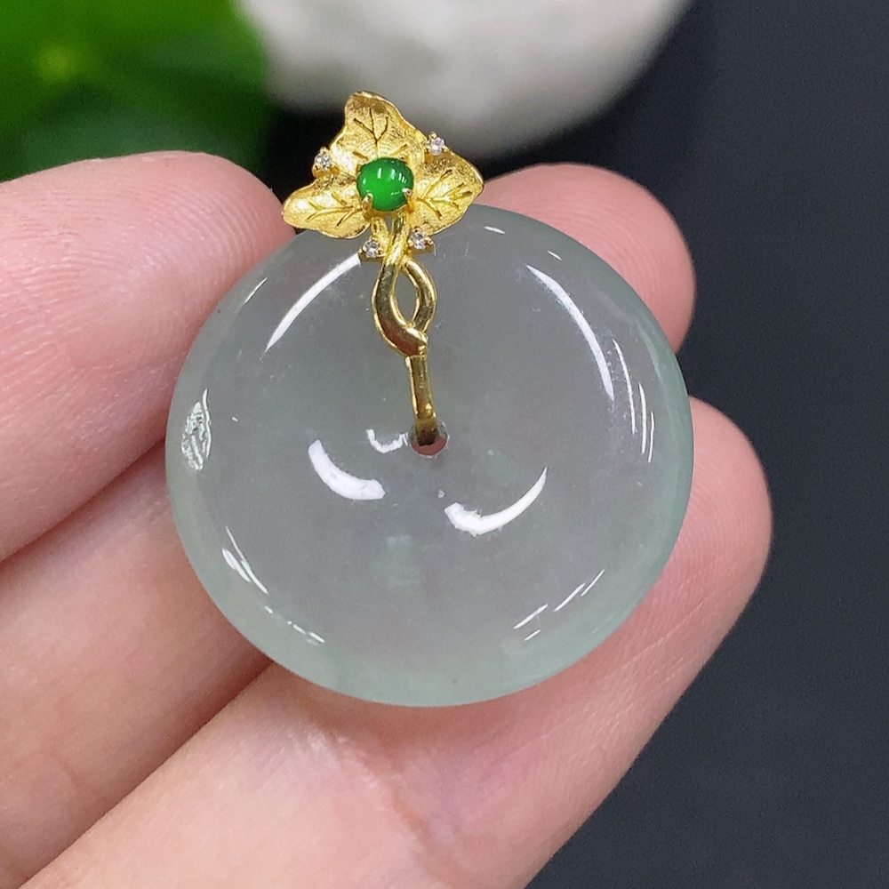 F34050339 Jadeite Safety Buckle with 18K Gold Fastener, Total Weight Approx. 5.5g (Non-Diamond)