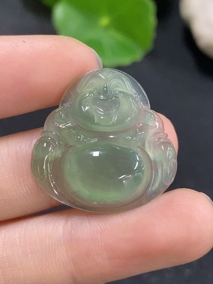 F44308093 翡翠佛公挂件   货品总重约4.46g