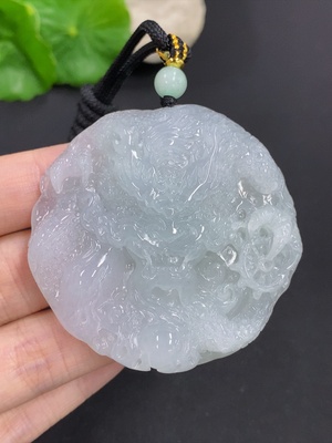 F46553148 翡翠龙牌挂件 货品含绳总重约57.6克