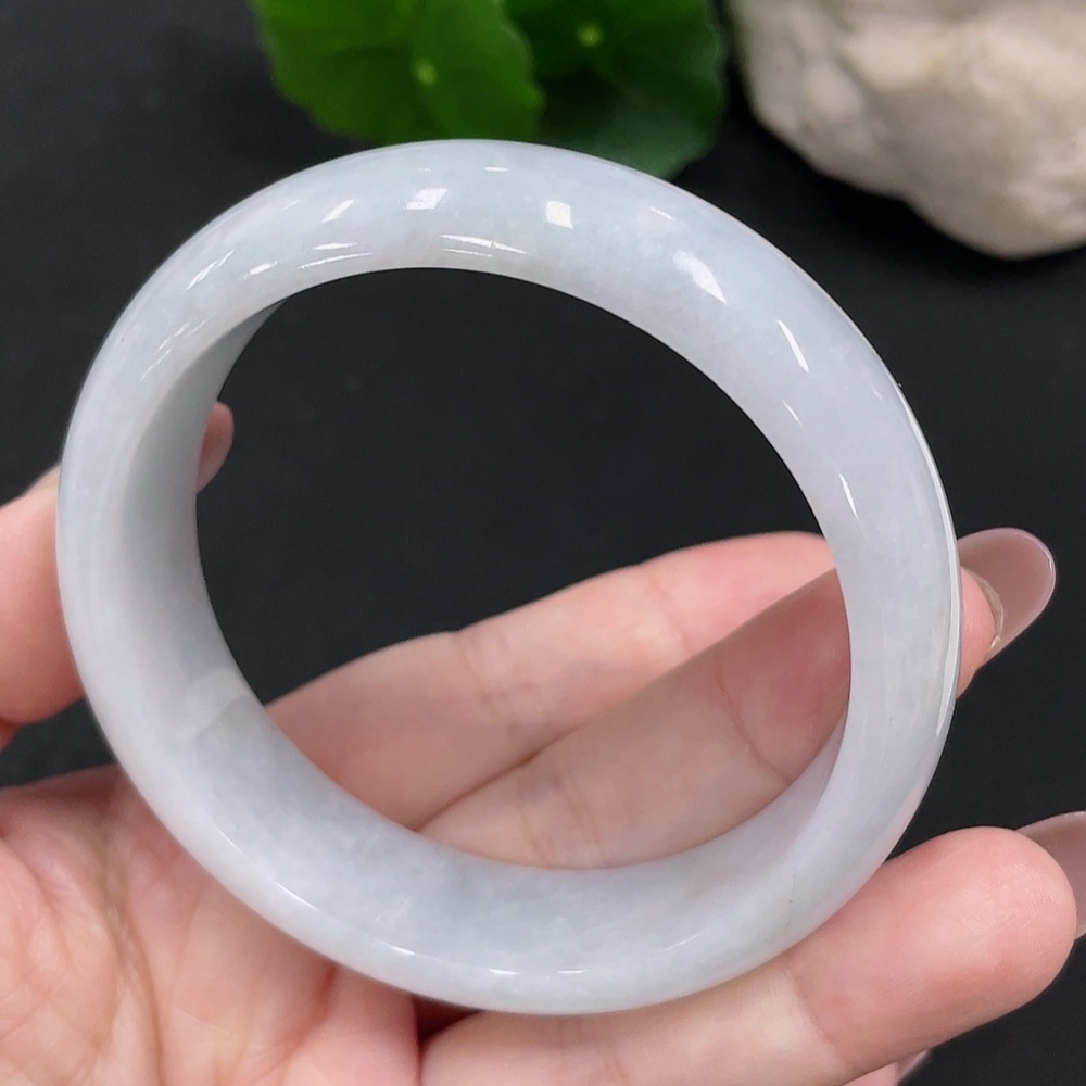 F28263093 Jadeite Regular Bangle, 57.8 Inner Diameter, Total Weight Approx. 66g
