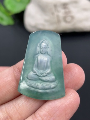 F42973980 翡翠大日如来镶嵌件 货品总重约2.9g
