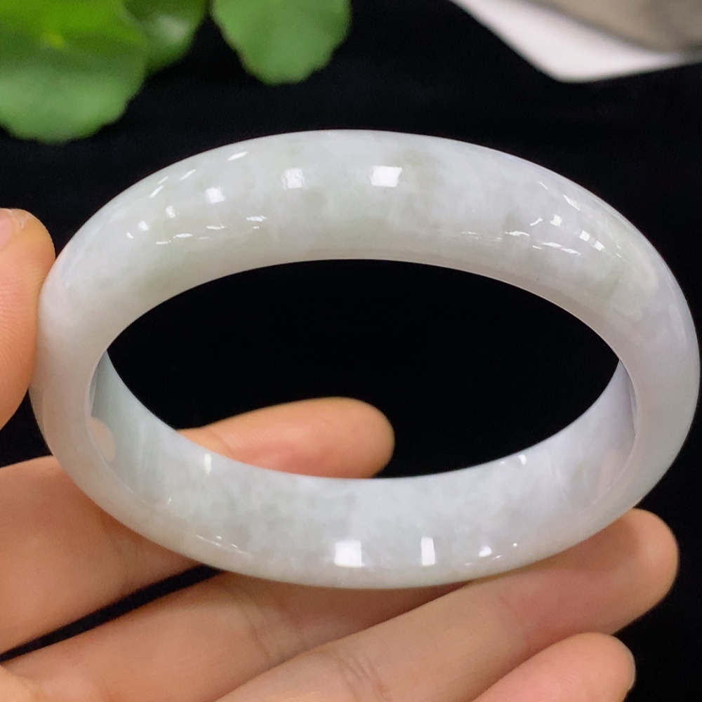 F33912252 Jadeite Imperial Concave Bangle 56.1/49.4 Size Total Weight Approx. 54.15g