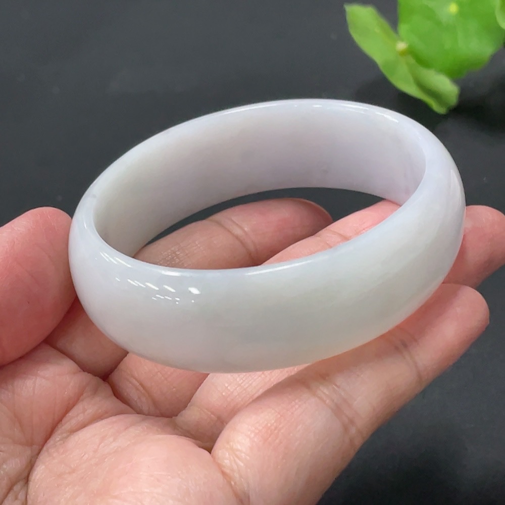 F33874830 Imperial Jadeite Bracelet, Inner/Outer Diameter 55.8/50mm, Total Weight Approx. 51.22g