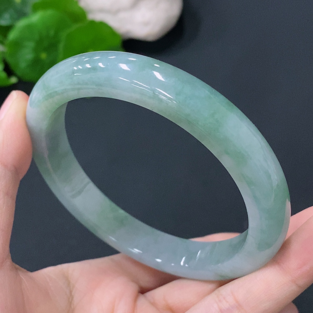 F25896375 Jadeite Round Bangle Size 60.7mm Total Weight Approximately 58.61g