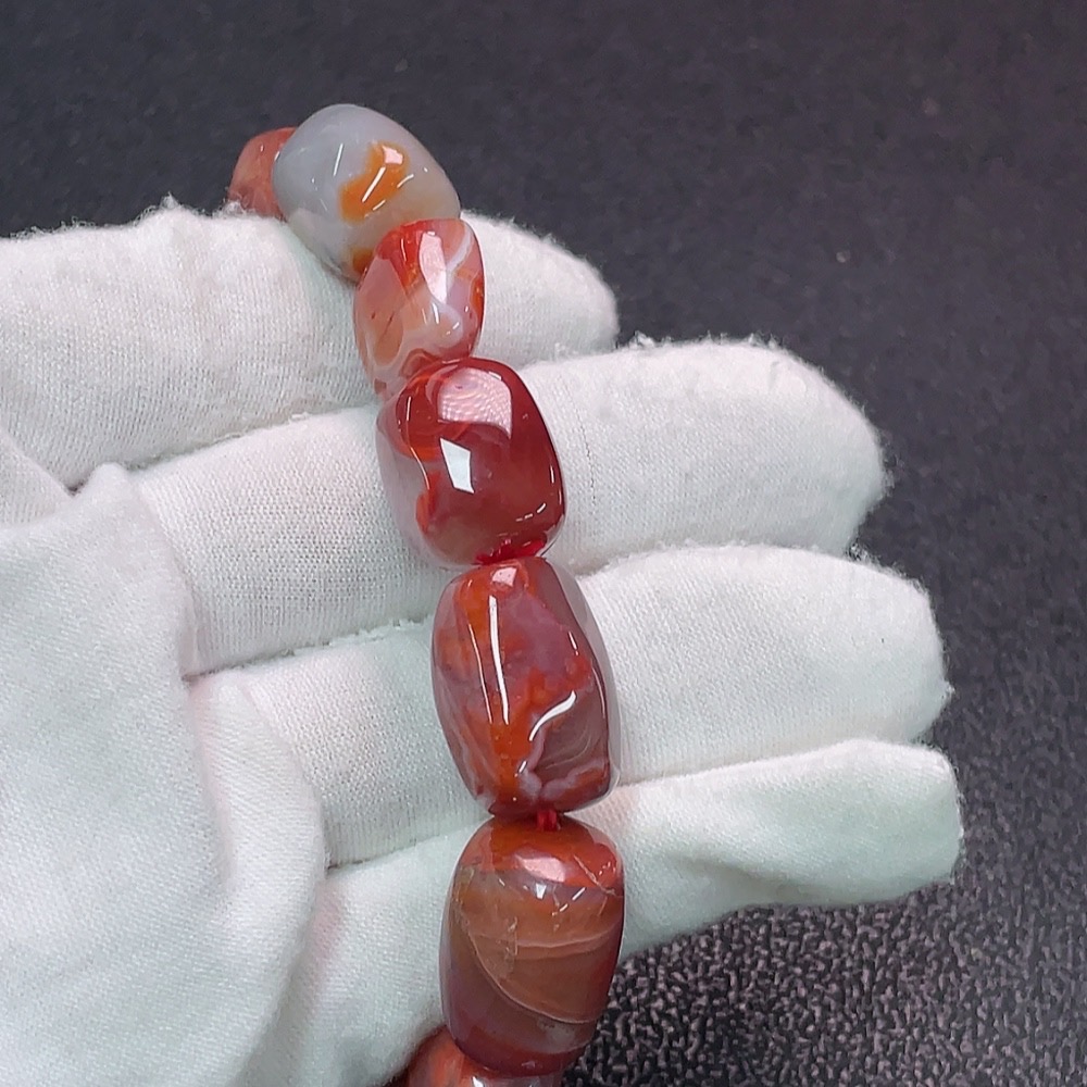 C34990068 South Red Agate Bracelet with Visible Organic Matter, Total Weight Approx. 58.75g, Size About 12.4mm