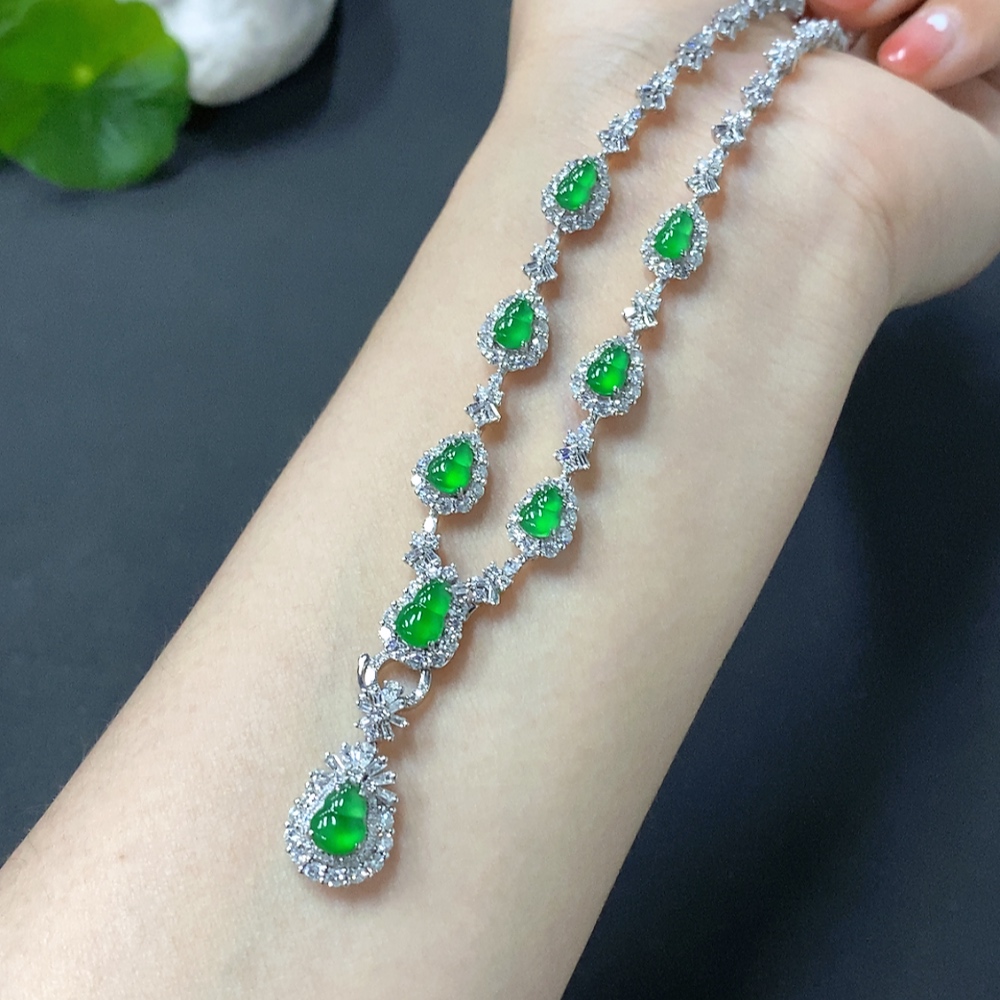 F17831518 Jadeite Gourd Inlaid Necklace 18k Gold Setting Total Weight Approx. 21.2g