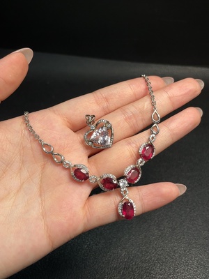 C33890269 Garnet Beaded Necklace + Beryl Pendant (Color Origin Undetermined) Non-Gold Total Weight Approx. 13.45g Sell as a Lot