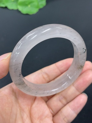 H42052576 非洲翠（独龙玉）正圈手镯    圈口51.7     货品总重约43.3g