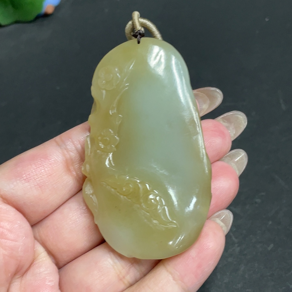 H30526403 Hetian Jade Pendant - Nine-Tailed Fox
