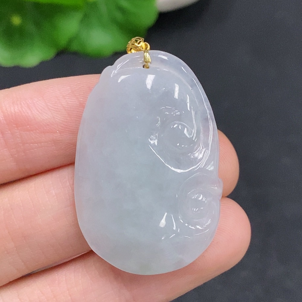 F33830836 Jadeite Ruyi Pendant with 18K Gold Clasp, Total Weight Approximately 9.5g