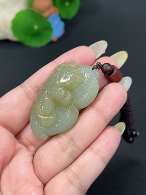 H41947355 和田玉挂件 三脚金蟾 货品总重约[含绳]35.7g