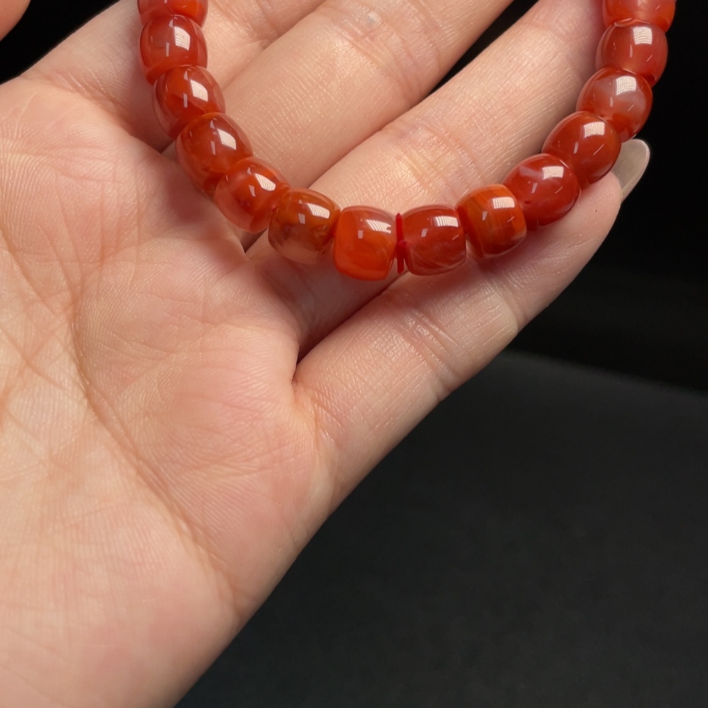 C34009551 Red Agate Bracelet with Visible Organic Matter, Total Weight Approx. 21.12g, Size About 8mm