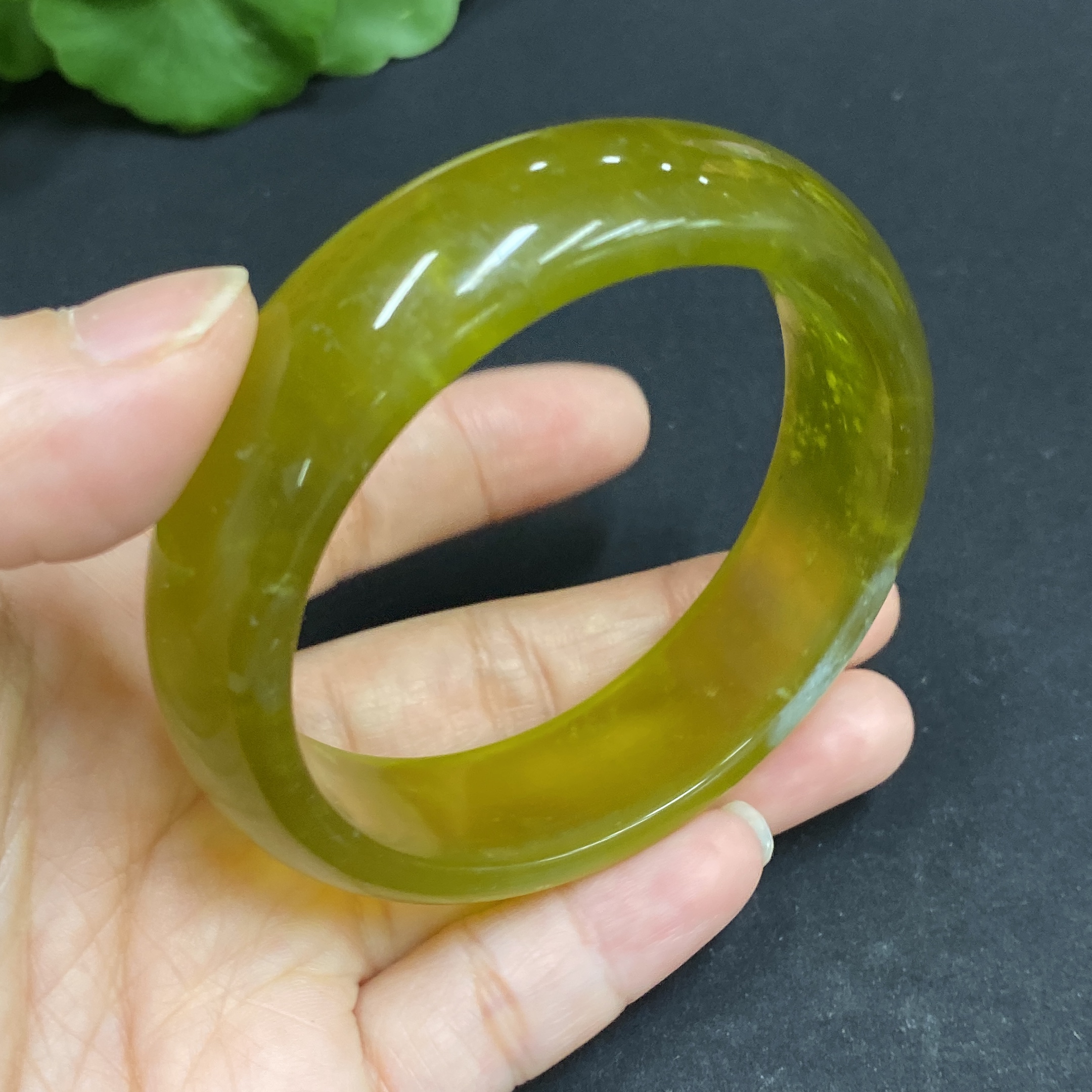 H33860053 Xiuyan Jade (Serpentine Jade) Round Bracelet Size 54.3/54.2 Total Weight Approx. 102.1g