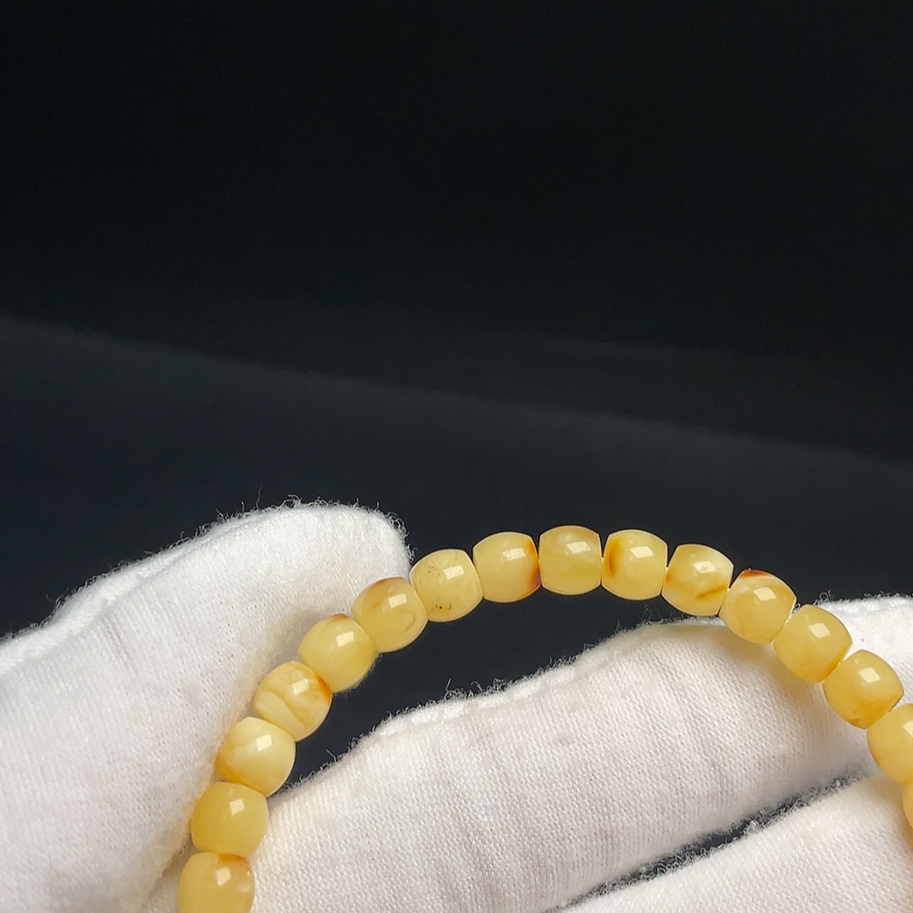 C34995231 Amber Beeswax Bracelet, Total Weight Approx. 4.55g, Size About 6.1mm