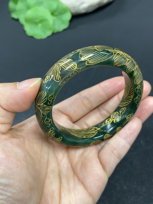 H41905220 和田玉碧玉正圈手镯    圈口53.8     货品总重约64.2g    可见工艺涂层