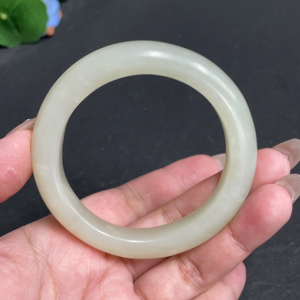 H30487637 Hetian Jade Round Bracelet (Inner Diameter 55.3mm, Total Weight Approx. 57.3g)