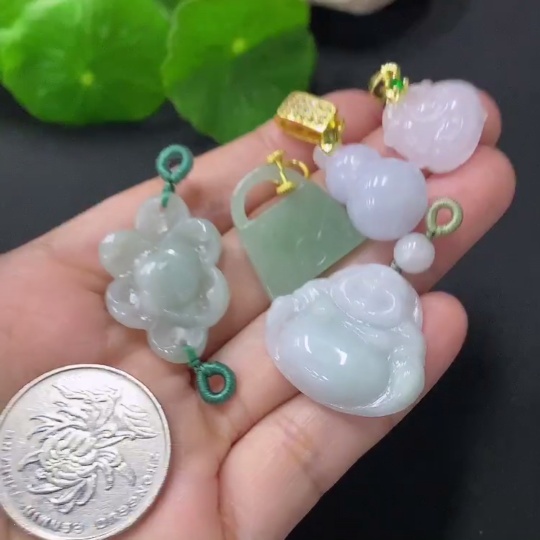 F30523894 Jadeite Pendant Sell as a Lot No Gold