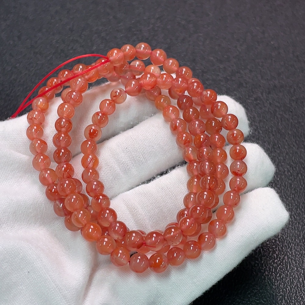 C34007393 South Red Agate Bead Strand with Visible Organic Matter, Total Weight Approximately 31.63g, Size About 5.6mm