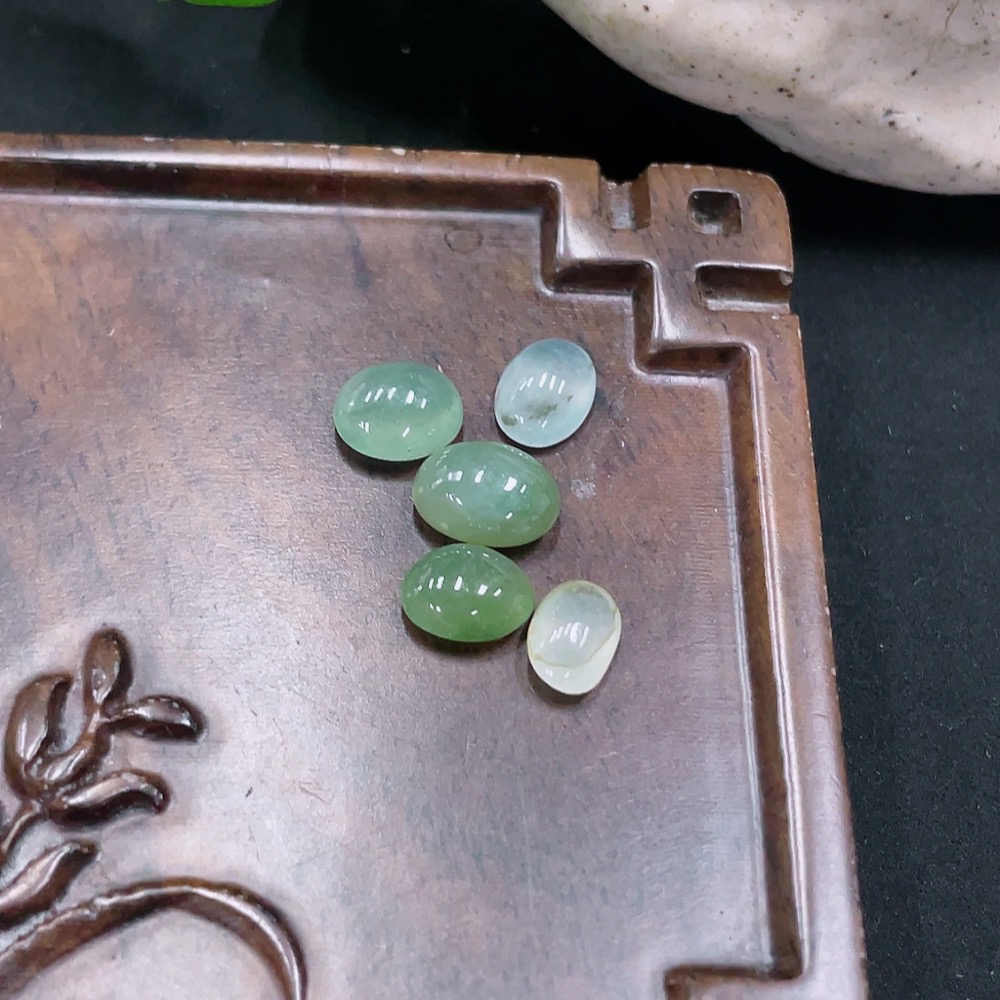 F34012351 Jadeite Cabochon Lot