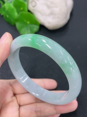 F46551750 翡翠正圈手镯 货品总重约53.4g 58.1圈口